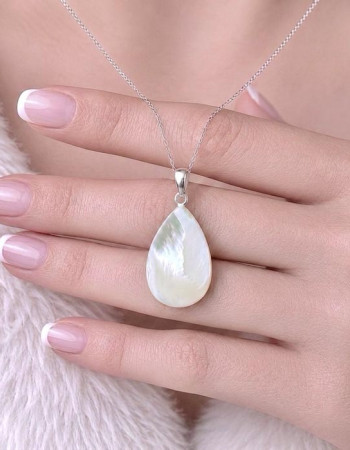 Natural Mother Of Pearl ( Shell ) Necklace