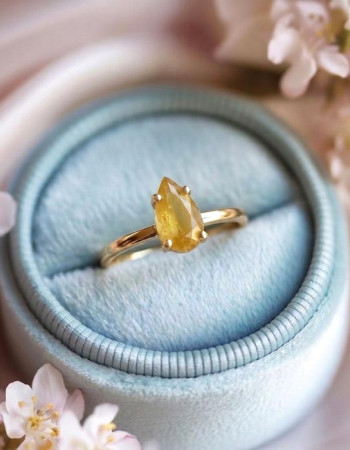 خاتم حجر الزفير الاصفر النادر ( ياقوت اصفر ) من الفضة الاسترليني عيار 925