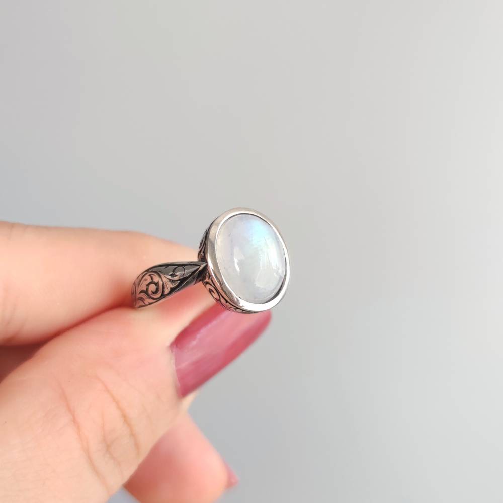 Buy Certified Moonstone Ring 7.77-8.88 Ratti ~ 7.00-8.00 Carat 1 Pcs  Unheated Untreated Natural Rainbow Ring Silver Plated Ring Rashi Ratan  Adjustable Ring for Men & Women at Amazon.in