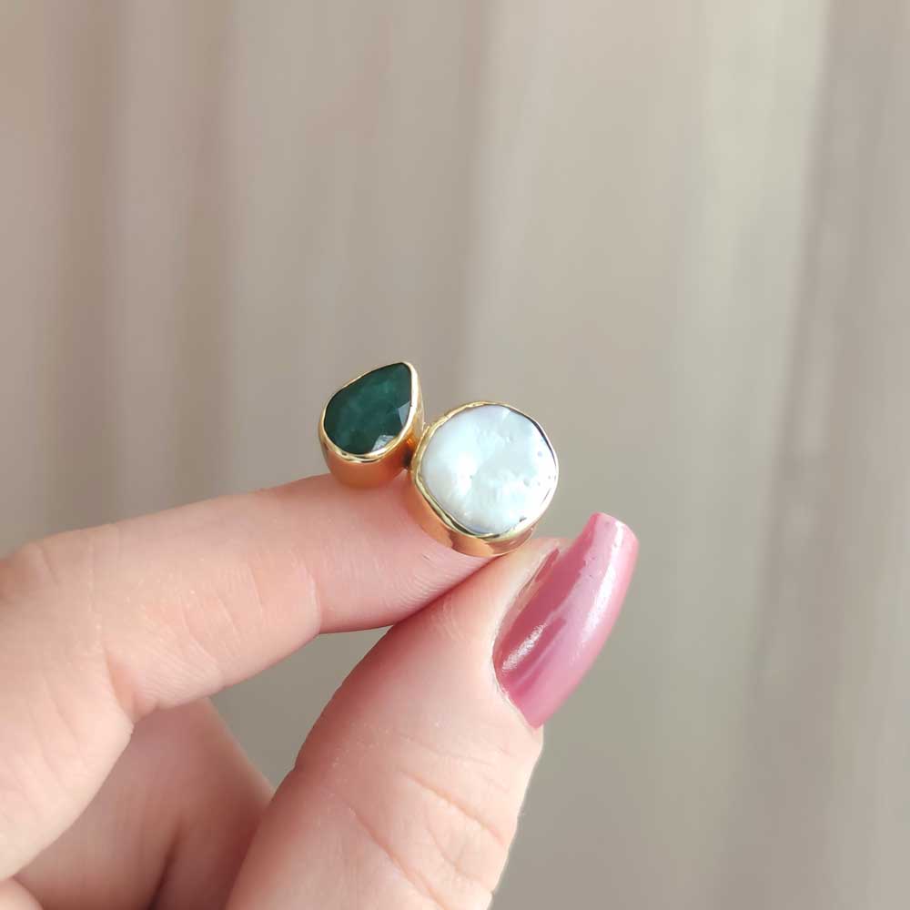 925 Sterling Silver White Pearl & Emerald Ring