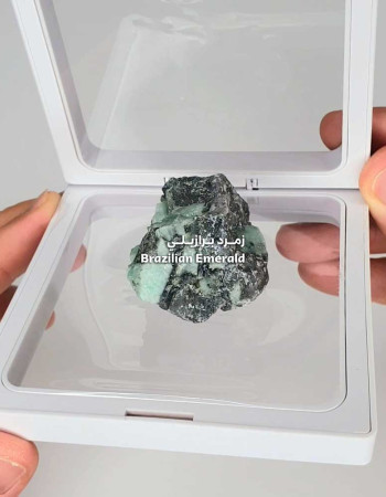 Emerald Raw Stone 1