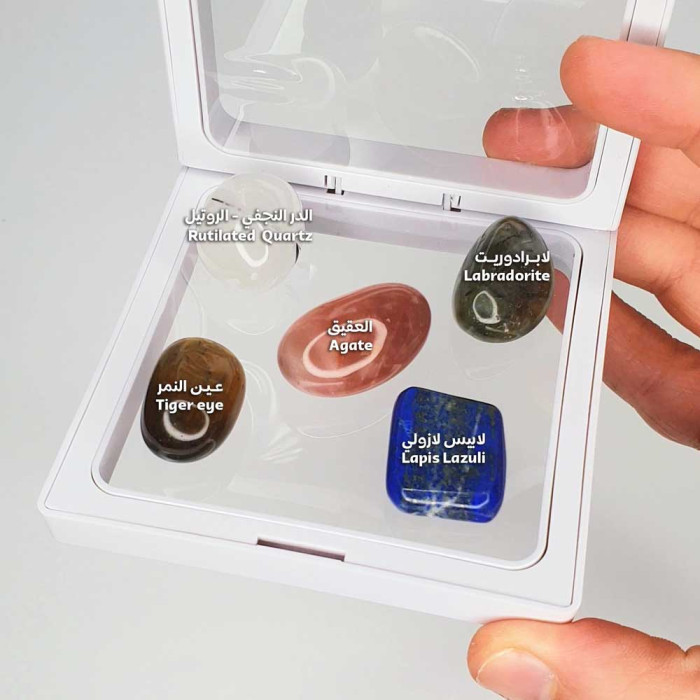 مجموعة الأحجار المتناغمة - تحتوي على أحجار عين النمر - العقيق - الدر النجفي ( روتيل كوارتز ) - لابيس لازولي ( لازورد ) - لابرادوريت ( الطاووس )