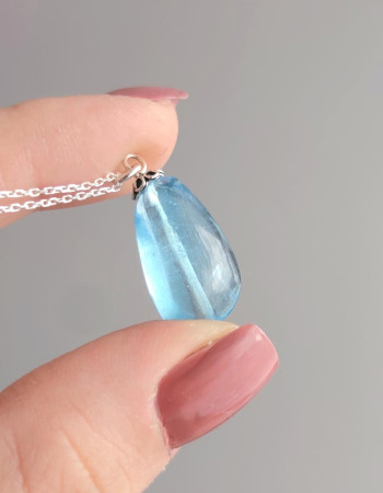 925 Ayar Gümüs Mavi Topaz Taşi Kolye